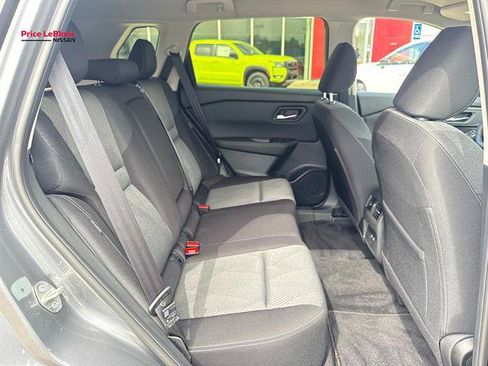 Used 2026 Nissan Rogue SV AWD/4WD image 8