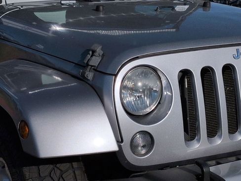 Used 2014 Jeep Wrangler Unlimited Sahara w/ Connectivity Group image 10