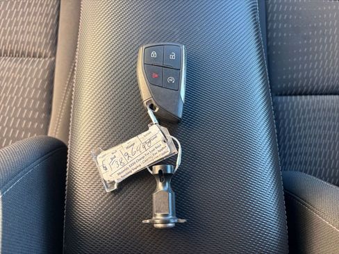 Used 2025 Chevrolet Equinox LT image 22