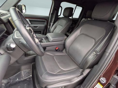 Used 2023 Land Rover Defender 130 X-Dynamic SE AWD/4WD image 15