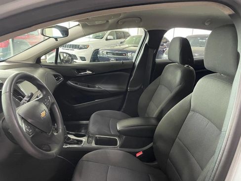 Used 2018 Chevrolet Cruze LT image 14
