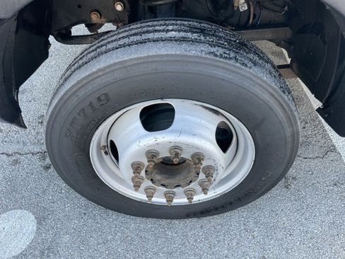 Used 2017 RAM 4500 Tradesman w/ Chrome Appearance Group image 13