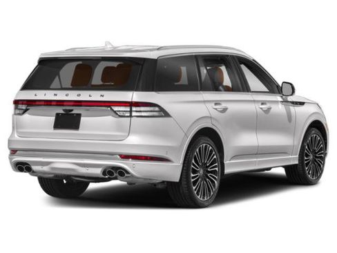 Used 2023 Lincoln Aviator Black Label w/ Class IV Trailer Tow Package AWD/4WD image 2
