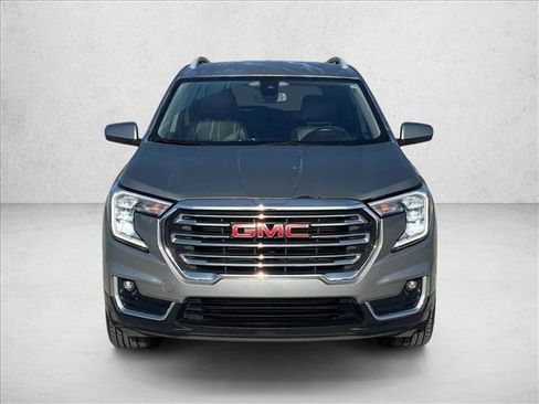 Used 2023 GMC Terrain SLT image 2
