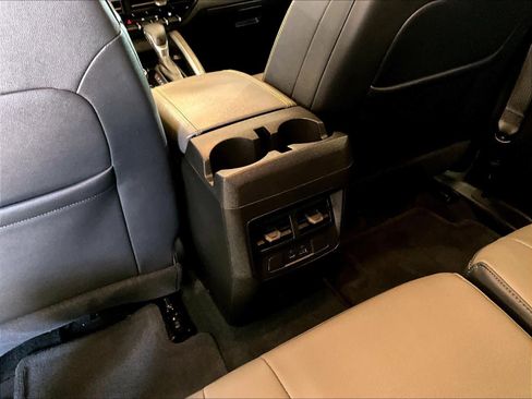 Used 2025 Chevrolet Colorado ZR2 w/ Midnight Edition image 28