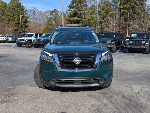 Used 2023 Nissan Pathfinder Platinum w/ Cargo Package image 2