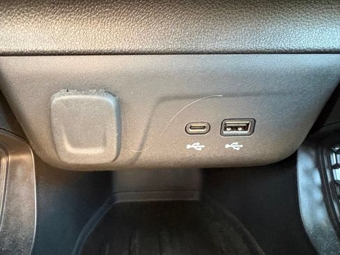 Used 2024 Chevrolet TrailBlazer LT w/ LT Cold Weather Package FWD image 21