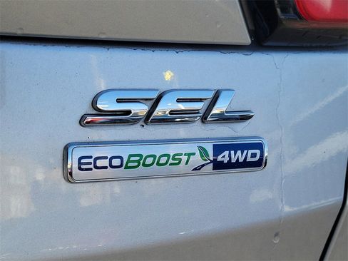 Used 2018 Ford Escape SEL image 6