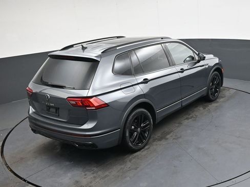 Used 2022 Volkswagen Tiguan SE R-Line image 26
