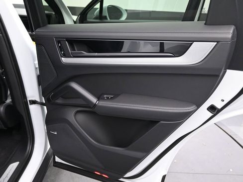 New 2026 Porsche Cayenne Coupe image 15