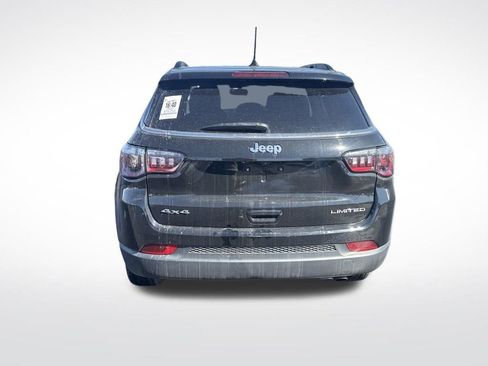 Used 2022 Jeep Compass Limited image 3