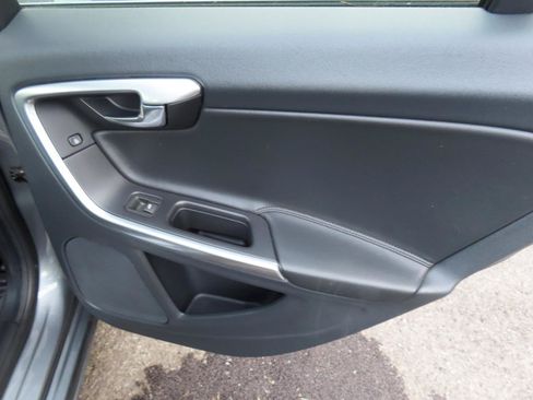 Used 2016 Volvo V60 T5 Premier AWD/4WD image 16