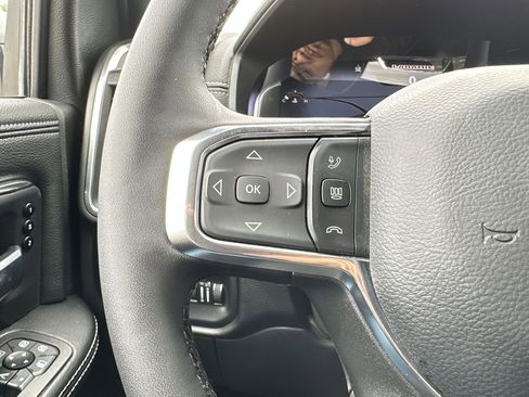 Used 2025 RAM 2500 Laramie AWD/4WD image 17