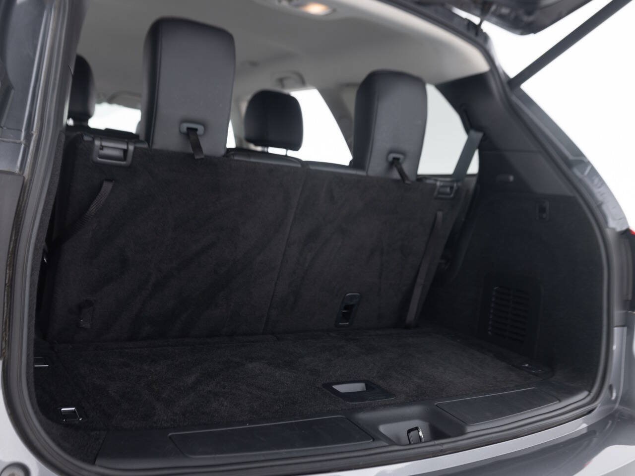 Used 2019 Nissan Pathfinder SL AWD/4WD image 41