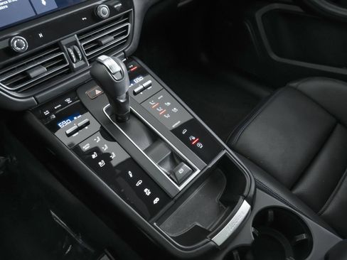 Used 2024 Porsche Macan GTS image 25