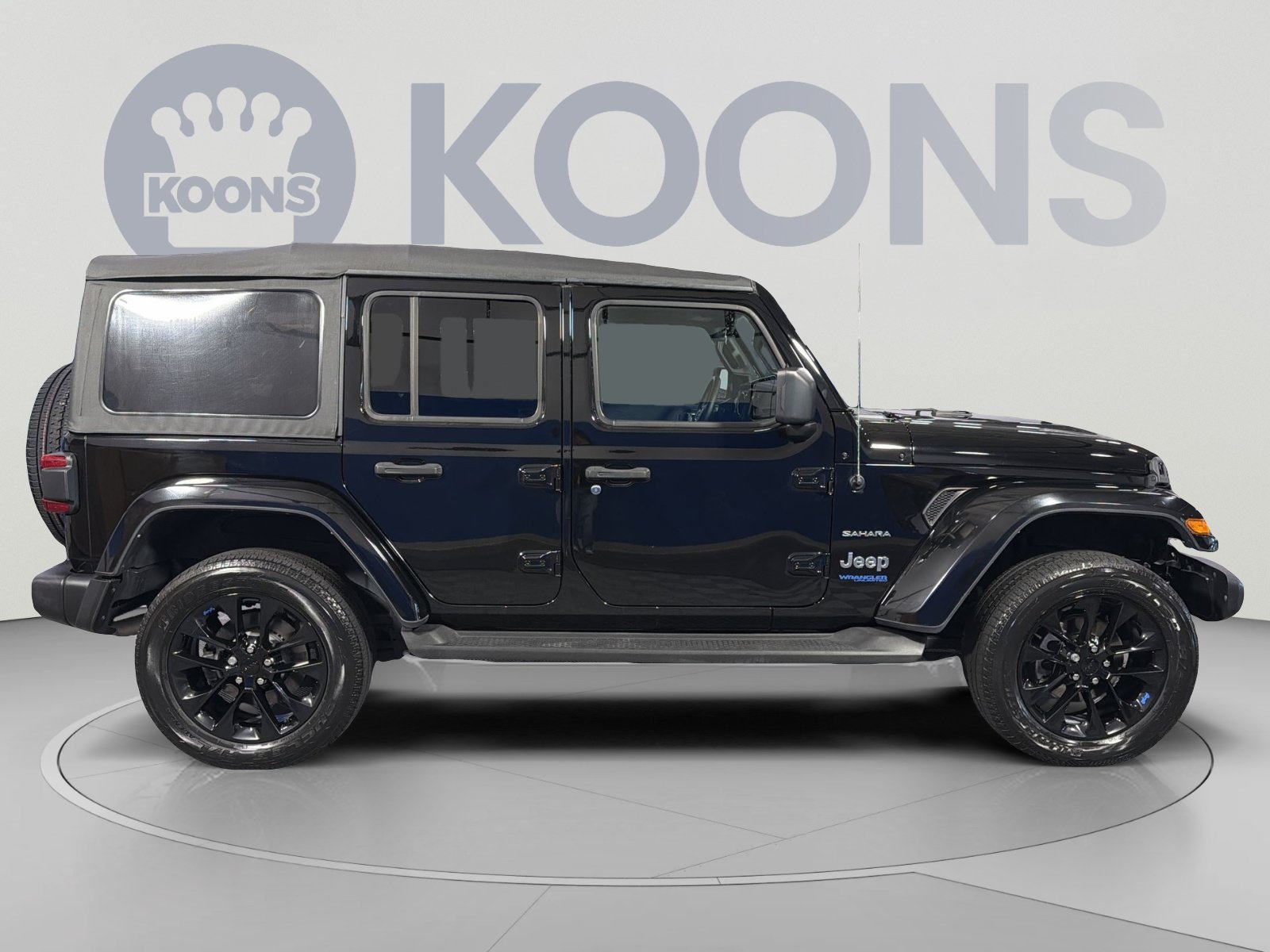Used 2022 Jeep Wrangler Unlimited Sahara w/ Cold Weather Group AWD/4WD image 7