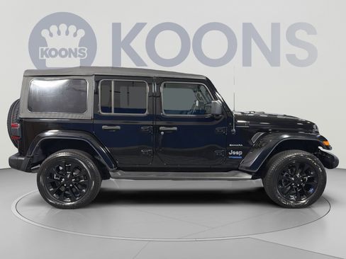 Used 2022 Jeep Wrangler Unlimited Sahara w/ Cold Weather Group AWD/4WD image 7