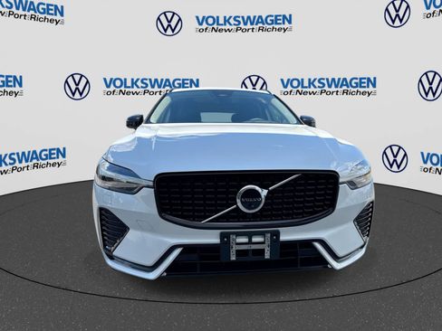 Used 2023 Volvo XC60 B5 Plus w/ Climate Package AWD/4WD image 9