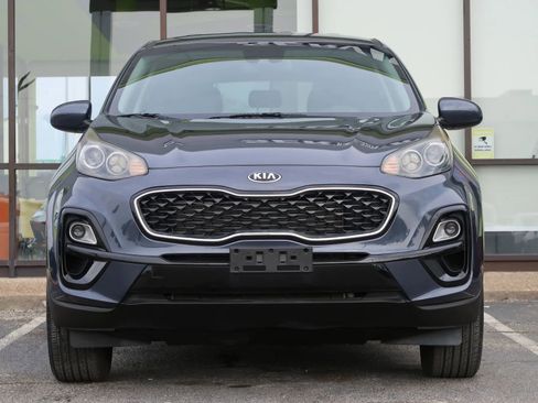 Used 2020 Kia Sportage LX image 2