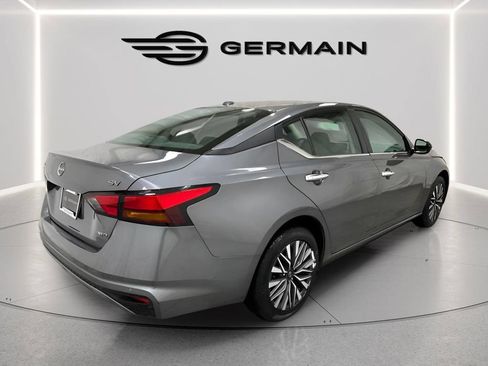 Used 2024 Nissan Altima 2.5 SV AWD/4WD image 7