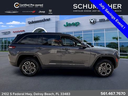 Used 2022 Jeep Grand Cherokee Trailhawk AWD/4WD image 8