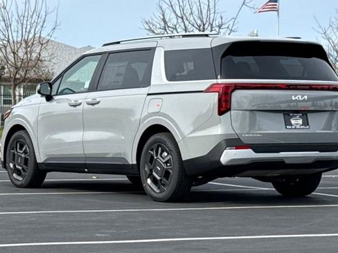 New 2026 Kia Carnival EX image 7