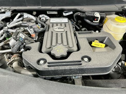 New 2026 RAM 2500 Laramie AWD/4WD image 19