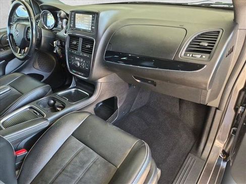 Used 2019 Dodge Grand Caravan SXT w/ Driver Convenience Group FWD image 22