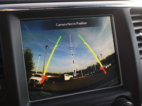 Used 2018 Jeep Grand Cherokee Overland RWD image 24
