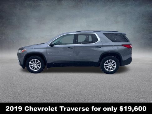 Used 2019 Chevrolet Traverse LT w/ LPO, Floor Liner Package image 2