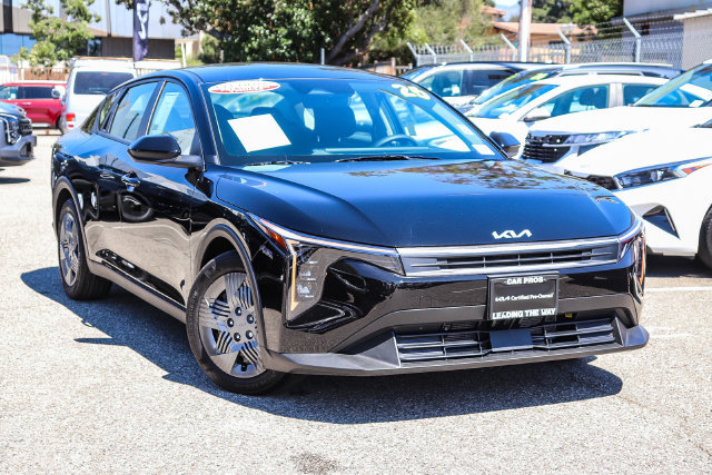 Certified 2025 Kia K4 FWD image 2