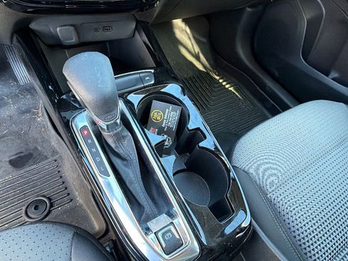 Used 2025 Chevrolet Trax LT w/ Driver Confidence Package image 29