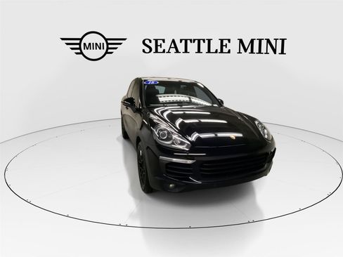 Used 2018 Porsche Cayenne image 3