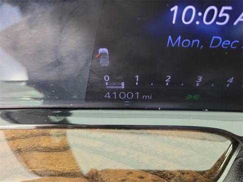 Used 2022 Cadillac Escalade ESV Sport Platinum w/ LPO, ONYX Package image 26