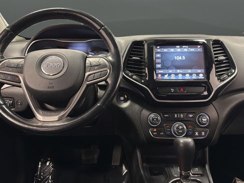 Used 2020 Jeep Cherokee Limited FWD image 11