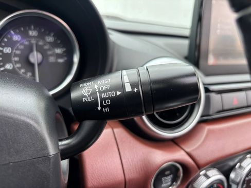 Used 2019 MAZDA MX-5 Miata Grand Touring RWD image 27