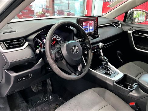 Used 2022 Toyota RAV4 XLE AWD/4WD image 13