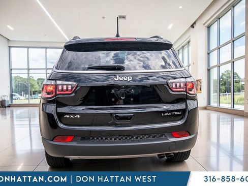 Used 2022 Jeep Compass Limited AWD/4WD image 29