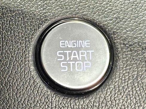 Used 2021 Kia Sorento S image 11