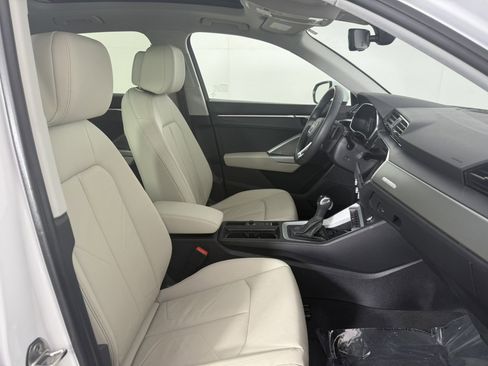 Used 2025 Audi Q3 2.0T Premium Plus w/ Premium Plus Package AWD/4WD image 10