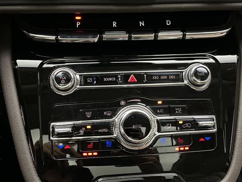 Used 2021 Lincoln Corsair AWD w/ Sport Package image 33