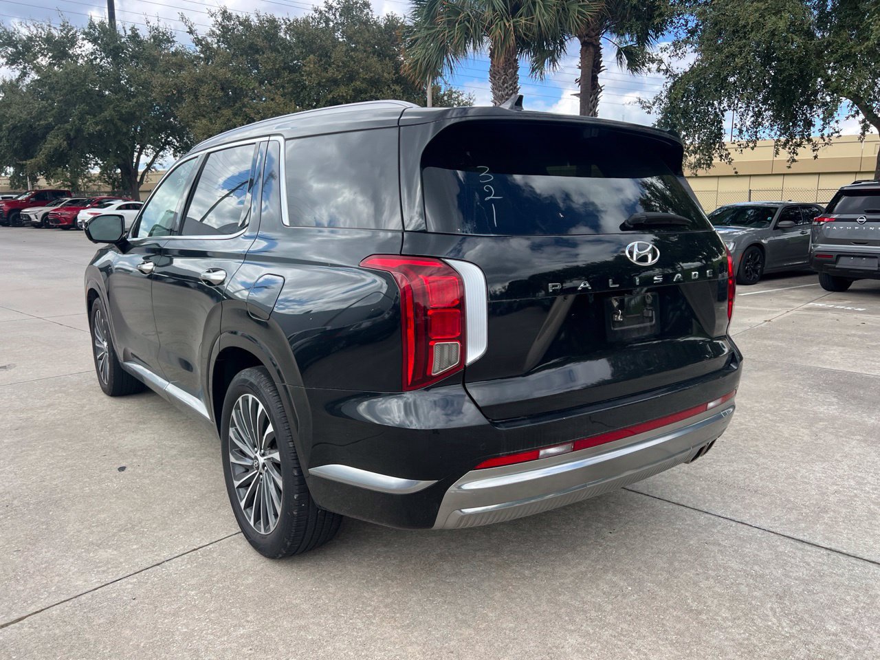 Used 2024 Hyundai Palisade Calligraphy FWD image 5