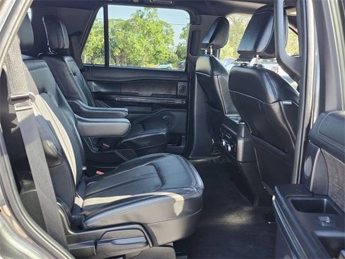 Used 2021 Ford Expedition Limited image 18