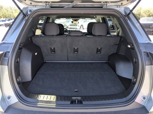 Used 2026 Chevrolet Equinox LT image 12