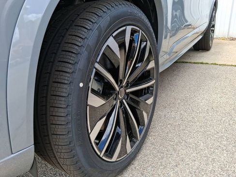 New 2026 Volvo XC90 T8 Ultra w/ Protection Package Premier AWD/4WD image 4