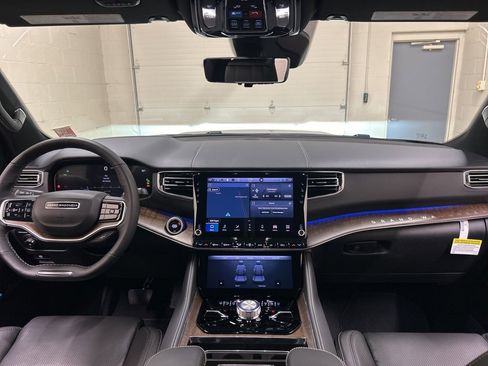 New 2024 Jeep Grand Wagoneer Series I w/ Convenience Group III image 19