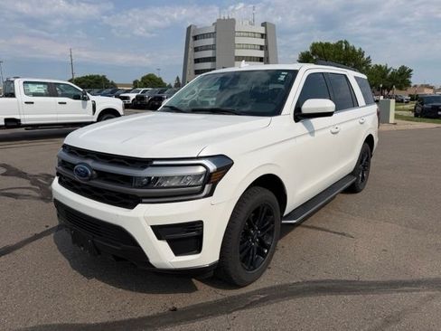 Used 2023 Ford Expedition XLT AWD/4WD image 6