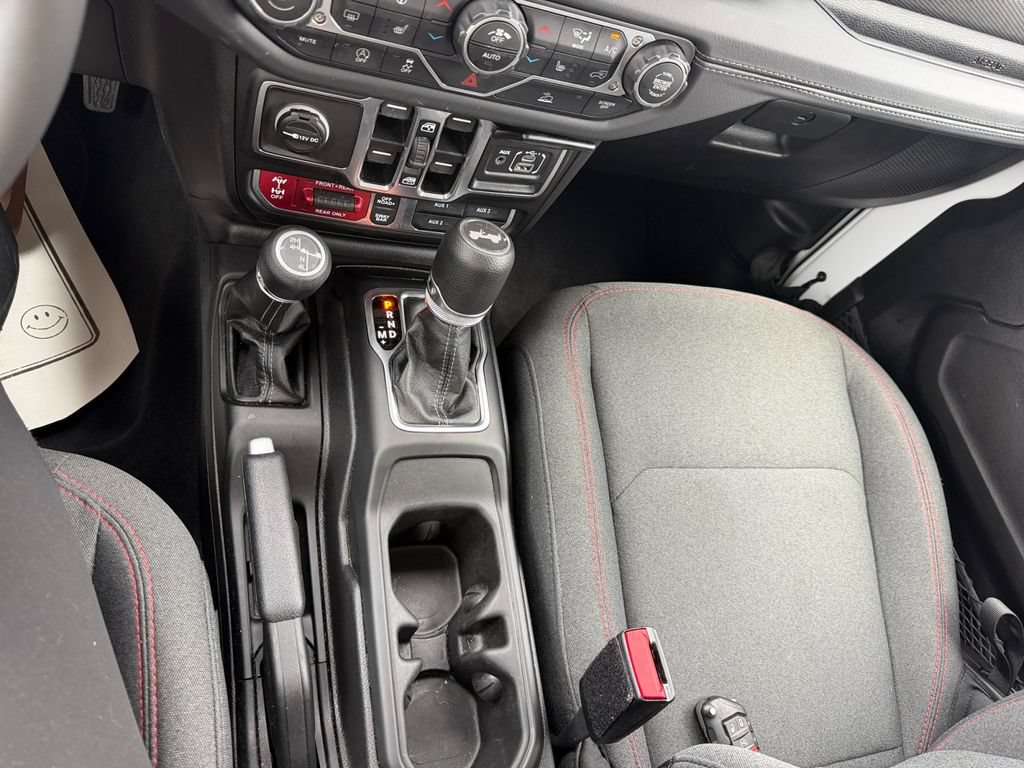 Used 2026 Jeep Wrangler Unlimited Rubicon AWD/4WD image 15