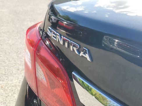 Used 2017 Nissan Sentra SV image 7