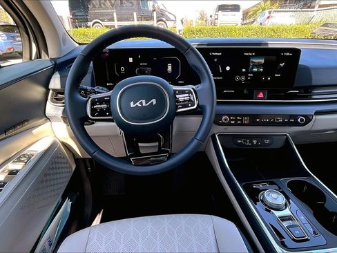 Certified 2026 Kia Carnival SX image 7